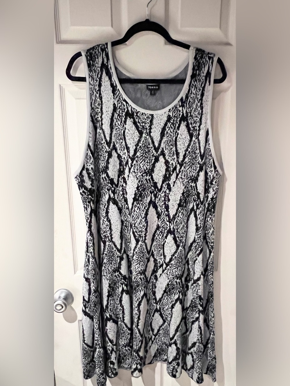 torrid Black & White Snake-Print Knit Trapeze Dress Size 4 (4X)